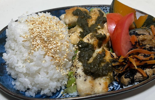 【TUE】 Chicken or Fish with seaweed sauce *NEW*
